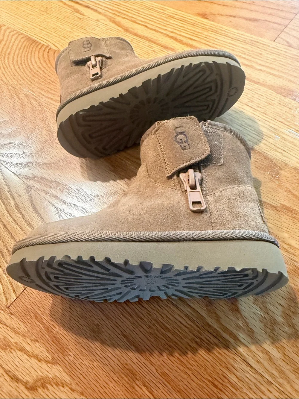 UGG Kids Adri Classic Mini Suede Boot - Chestnut